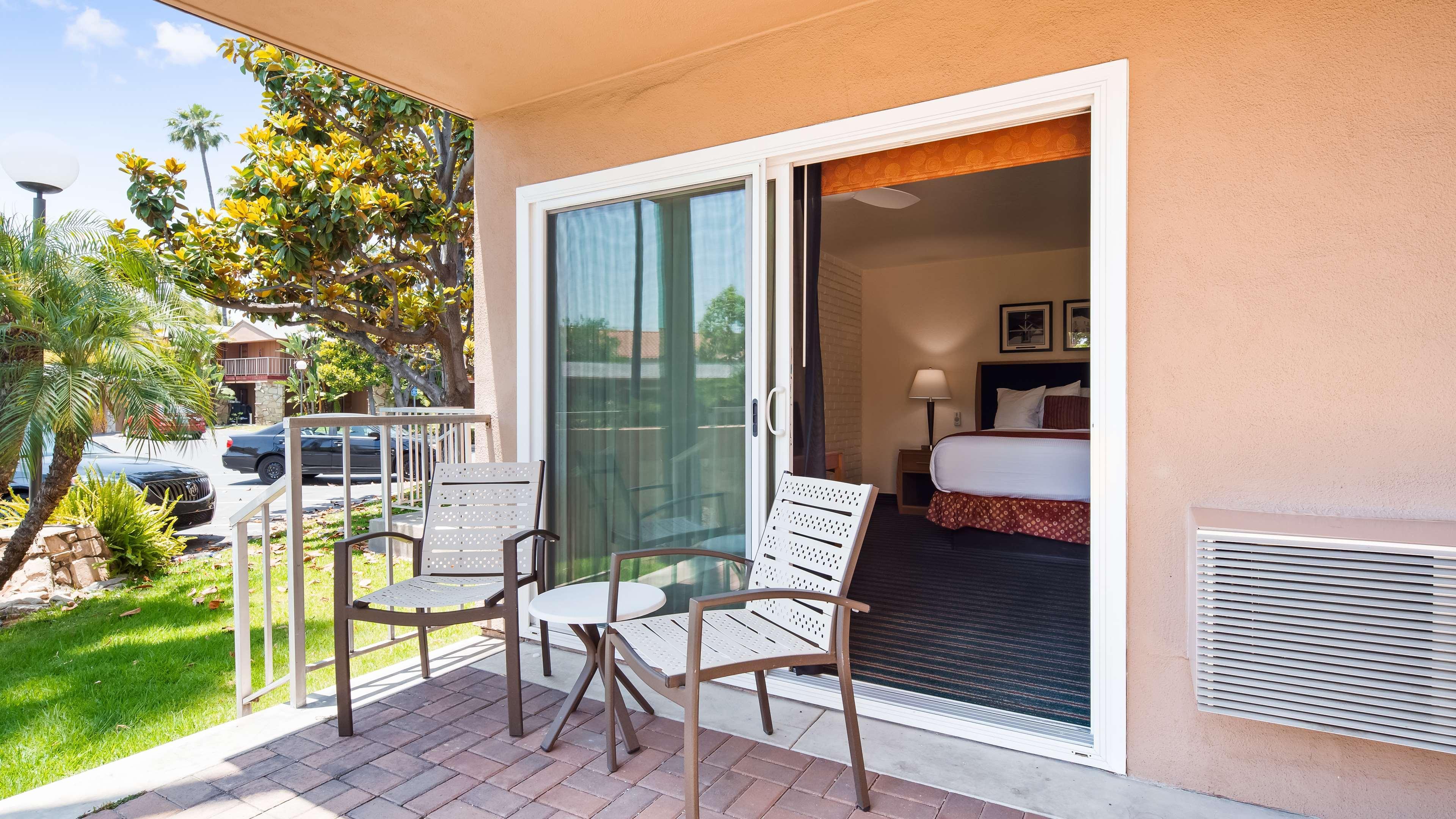 Best Western Pine Tree Motel Chino Exterior photo